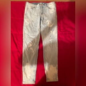 Stylish Light Wash Jeans